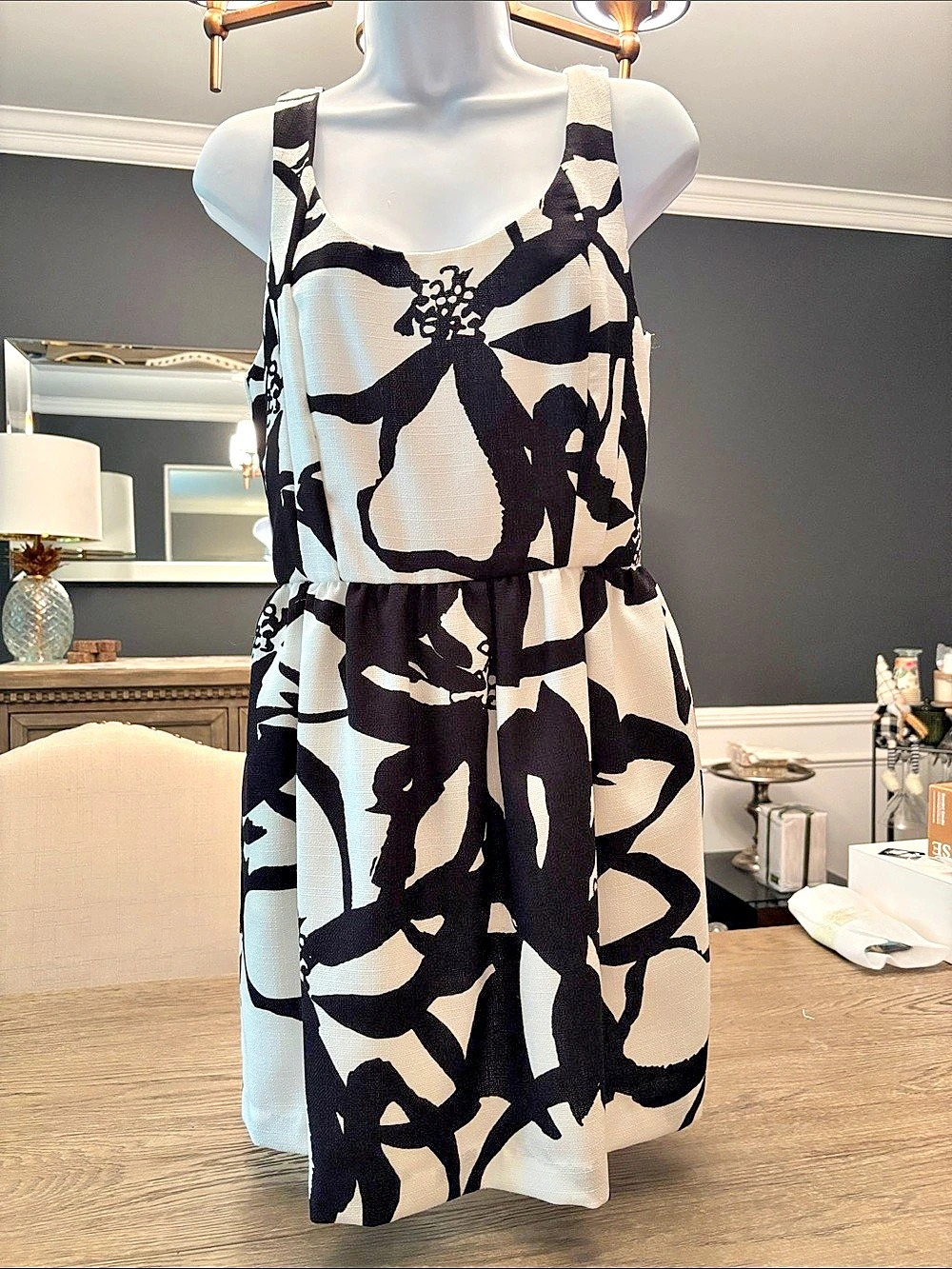 AQUA Abstract Mini Dress in Black & White Size Medium Like New